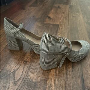 Steve Madden Gray Heels Mary Jane Style